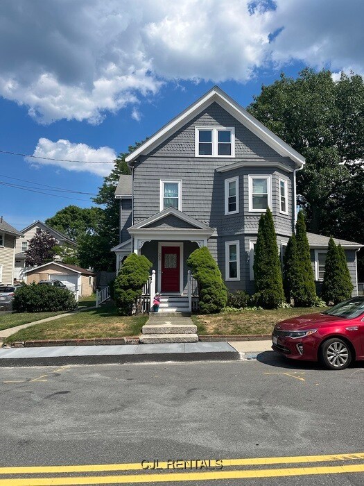 Primary Photo - 220 Sycamore St