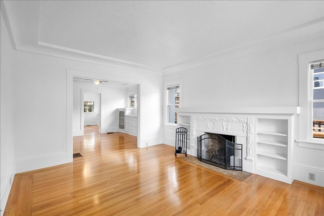 Building Photo - 3114 Madison St