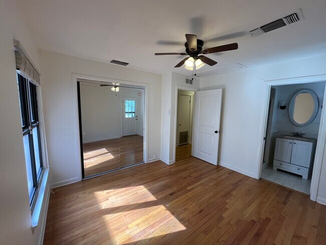 Foto del edificio - 419 Shannon Lee St