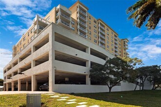 Building Photo - 1625 Kennedy Cswy