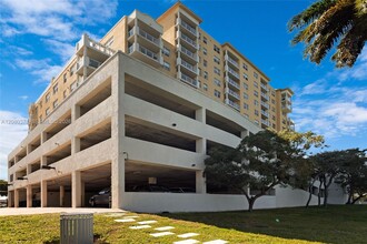 Building Photo - 1625 Kennedy Cswy