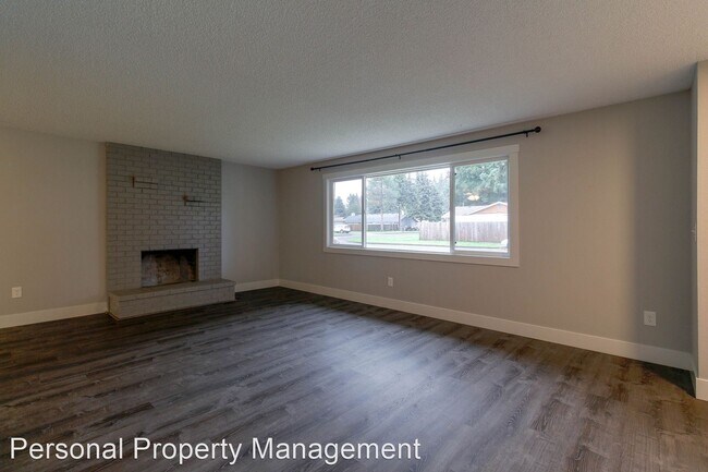 Foto del edificio - 2 br, 1 bath House - 1420 NE 142nd Ave