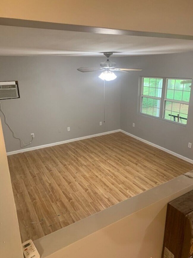 Foto del edificio - Renovated 2 Bedroom 1 Bath Home for Rent!