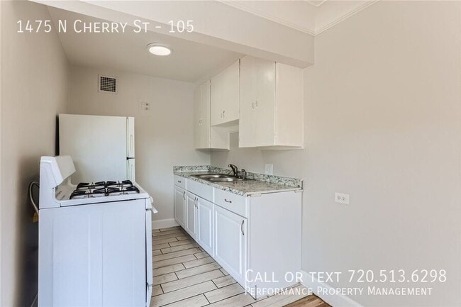 Building Photo - 1475 N Cherry St