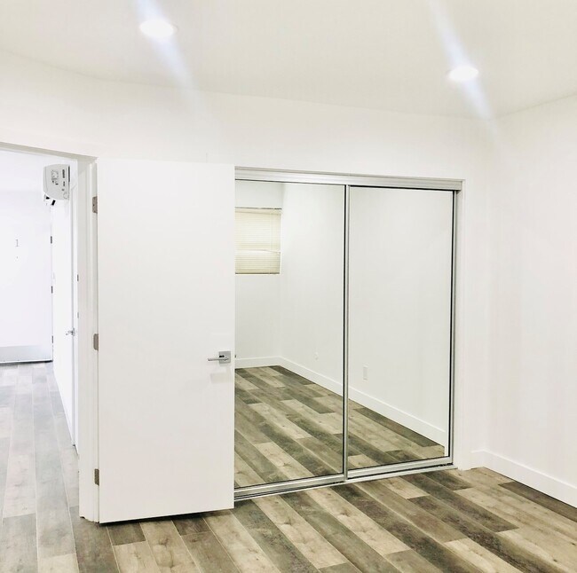 Foto del edificio - 1333 W 36th Pl