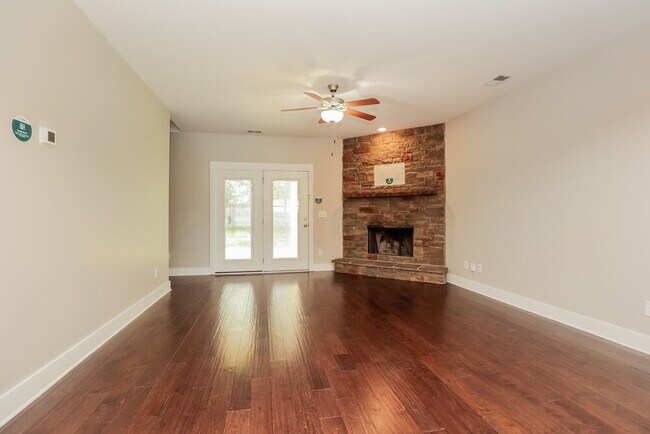 Building Photo - 4116 Stark St