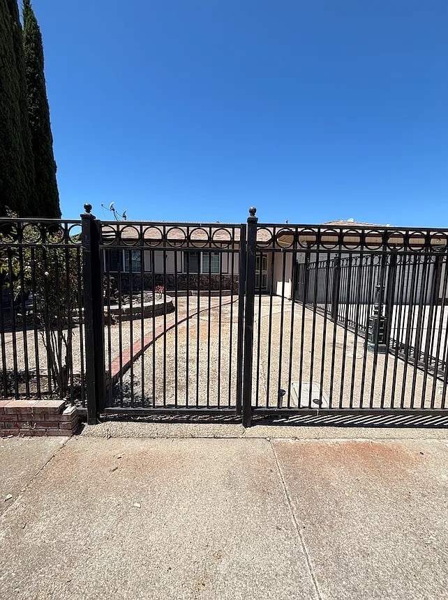 Building Photo - 9121 Eaglepoint Ln