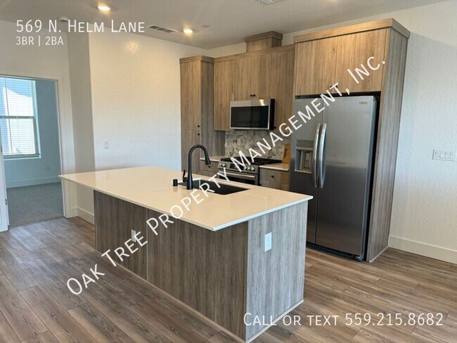 Foto del edificio - 569 N Helm Ln