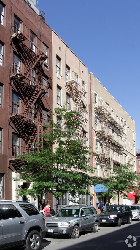 Building Photo - 502 E 88th St