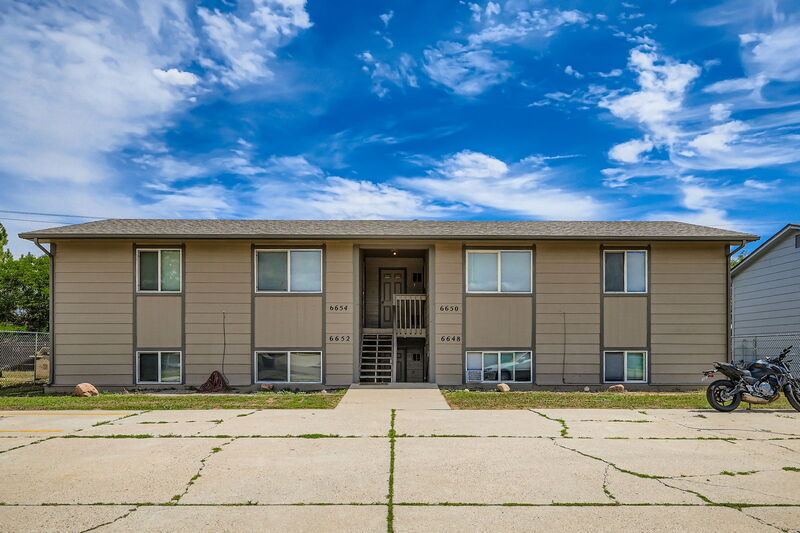 Foto principal - 6652 Provincial Dr