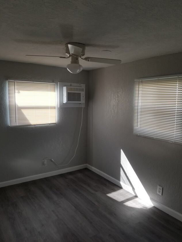 Primary Photo - 1501 Ariana St