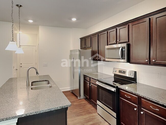 Foto del edificio - 11528 World Woods Ct
