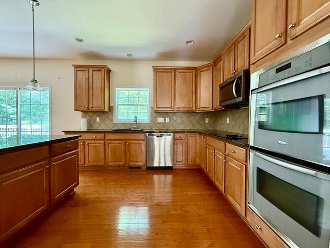 Building Photo - 410 Harkness Cir