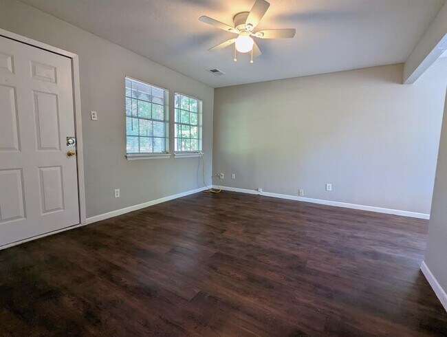 Building Photo - 14095 Bimbo Ln