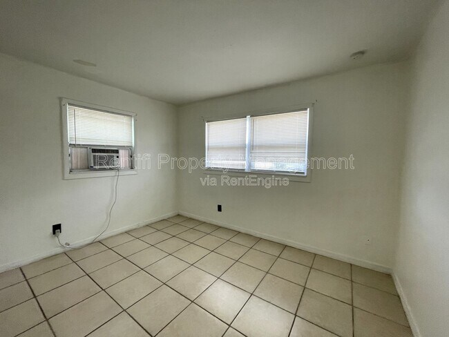 Foto del edificio - 623 Joel Blvd