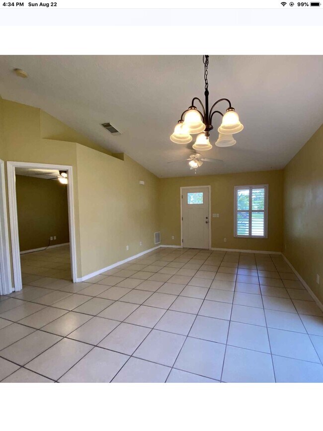 Foto del edificio - 5118 SE Driftwood Ave