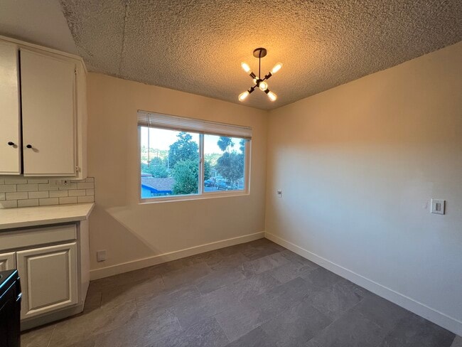 Building Photo - 1515 Riverside Dr