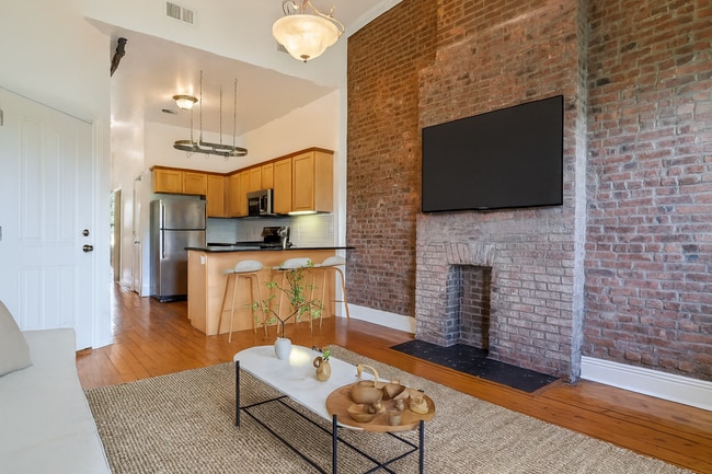 Building Photo - 353 E 58th St