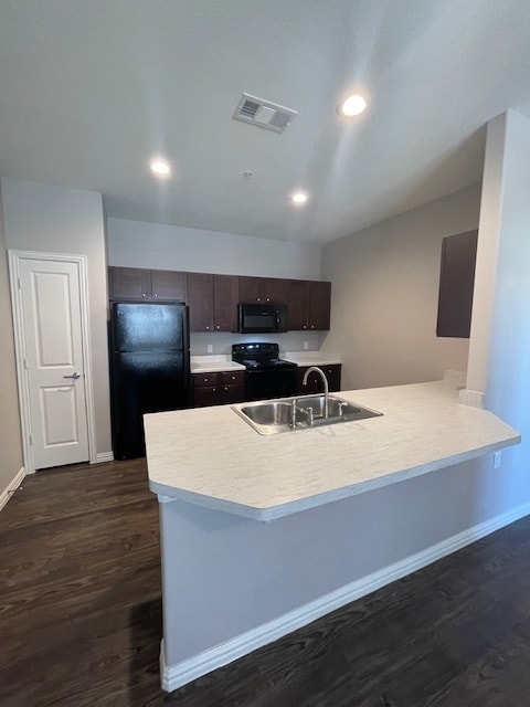 Building Photo - The Oaks Apartments