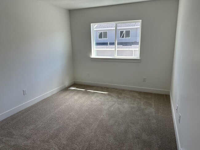 Foto del edificio - 1402 N Mdw Ln
