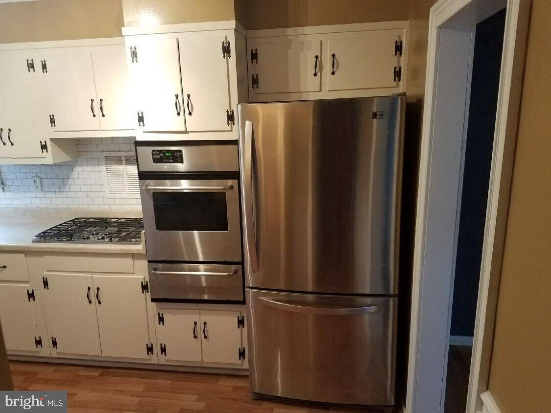 Foto principal - 314 Cheddington Rd
