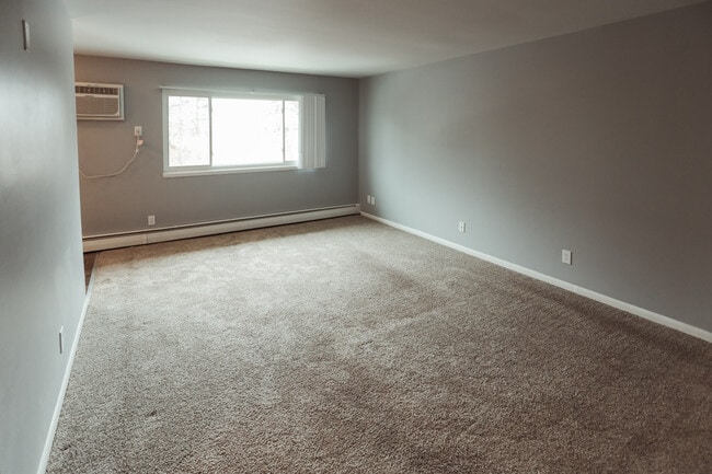 Building Photo - 2805 Harwick Dr