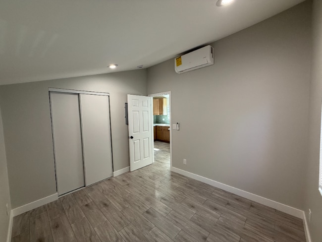 Building Photo - 11090 S Dallas Dr