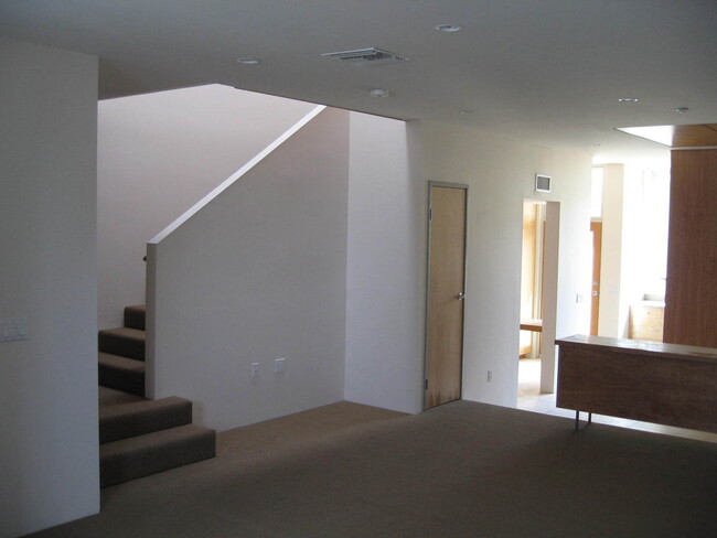 Foto del edificio - Charming Townhome in Escondido – Now Ready...