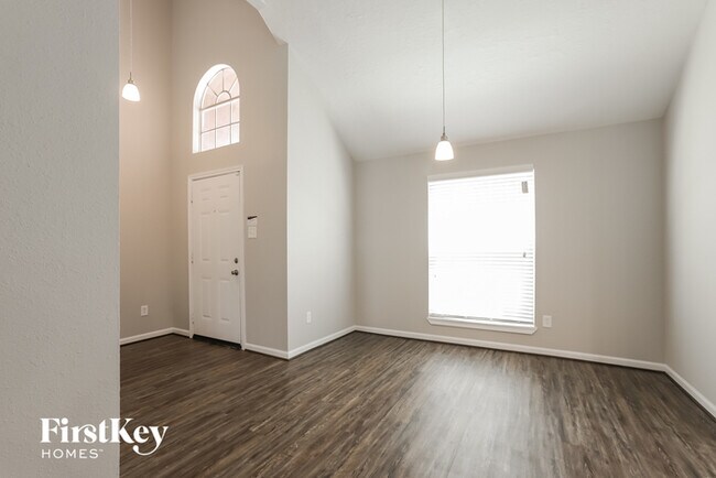 Foto del edificio - 10122 Early Spring Dr