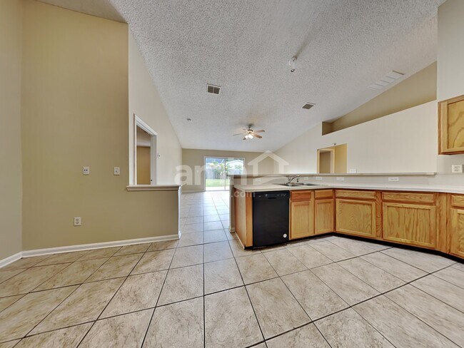 Foto del edificio - 2720 Cold Creek Blvd