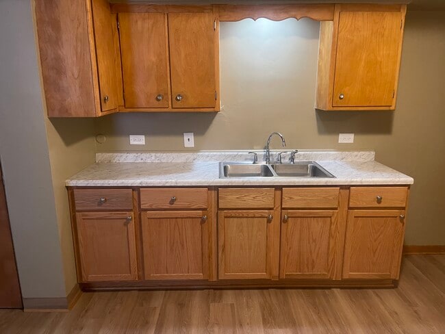 Kitchen - 2130 S 16th Ave
