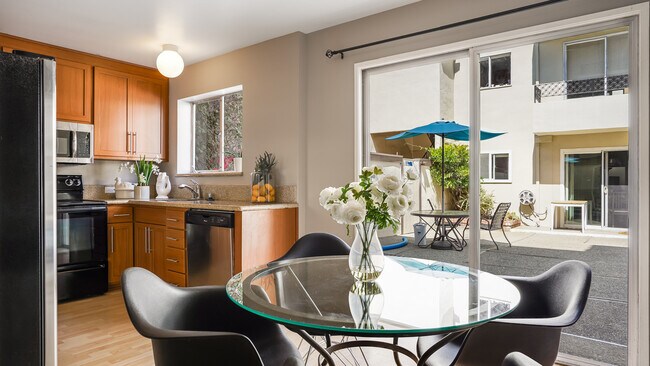 Foto del edificio - 518 Everett Ave