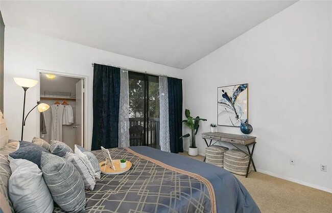 Building Photo - 2526 W MacArthur Blvd