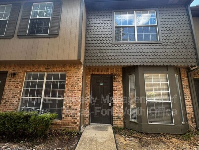 Building Photo - 4004 W Pioneer Dr