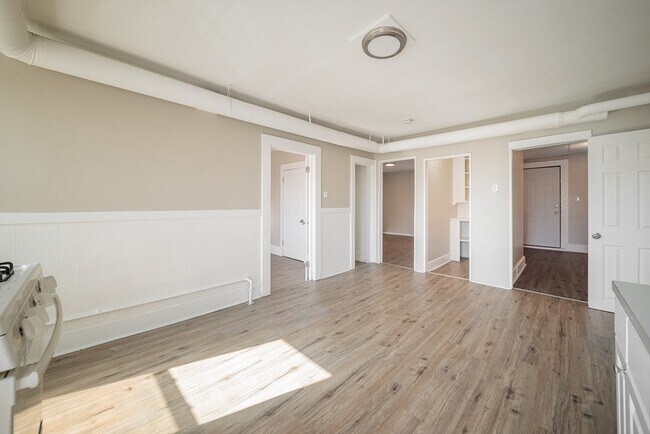 Building Photo - 123 Clemente St