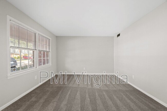 Foto del edificio - 200 Bailiff Ct