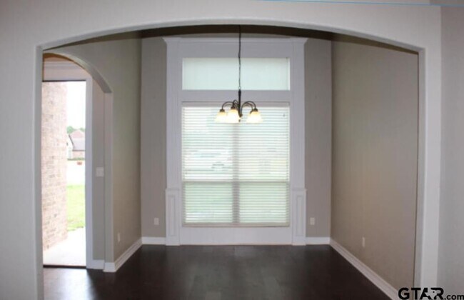 Foto del edificio - 1811 Spruce Pine Lane