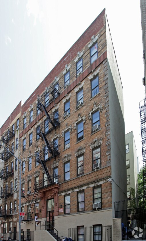 Building Photo - 230 S 1st St