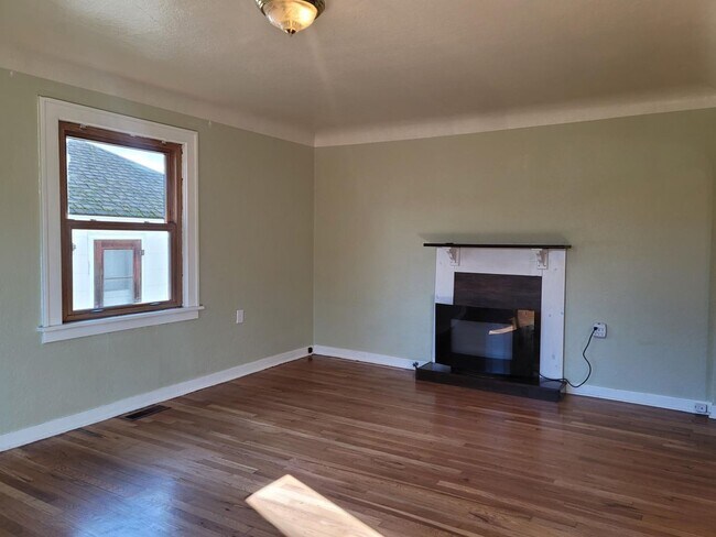Foto del edificio - Charming 2 Bedroom Home in Bremerton!