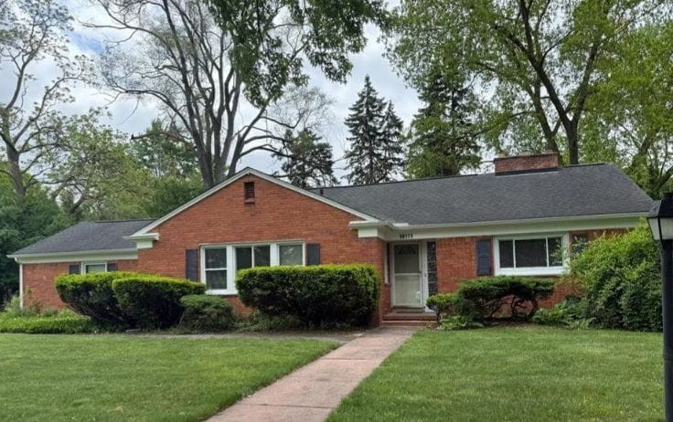Primary Photo - 18171 Kilbirnie Ave