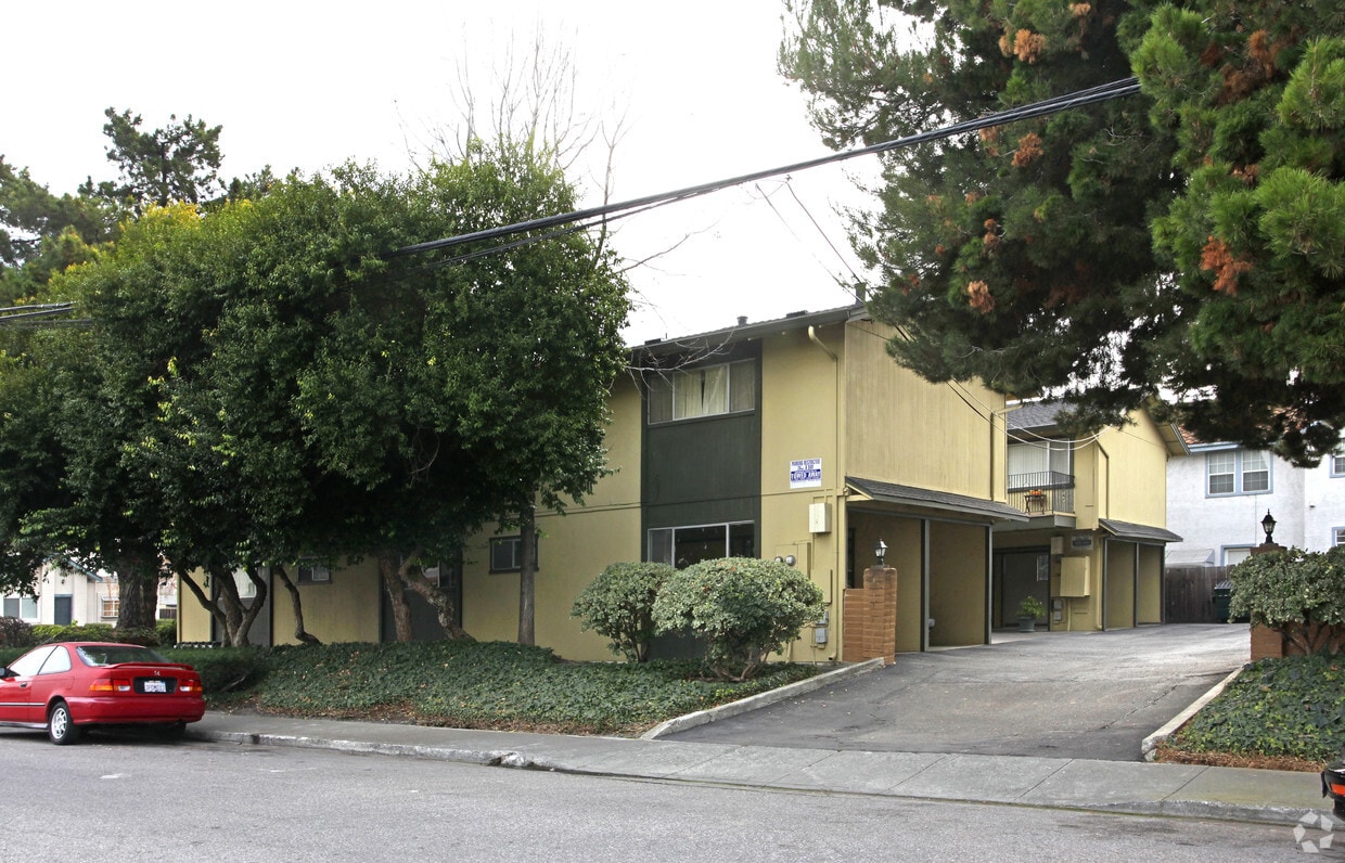 Primary Photo - 1678 Monroe St.