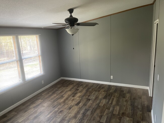 Building Photo - 434 Dundee Cir