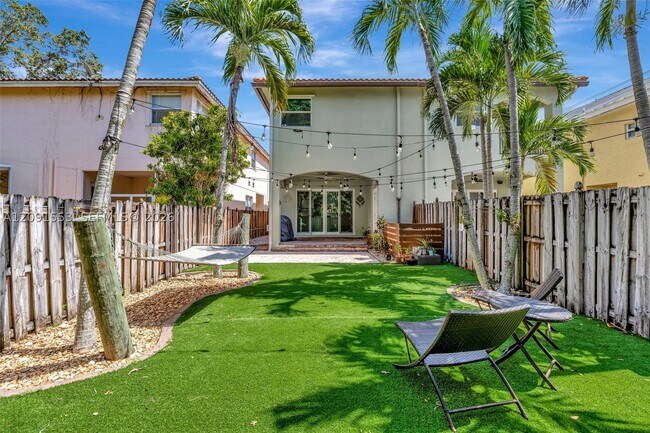 Foto del edificio - 853 SW 11th Ct