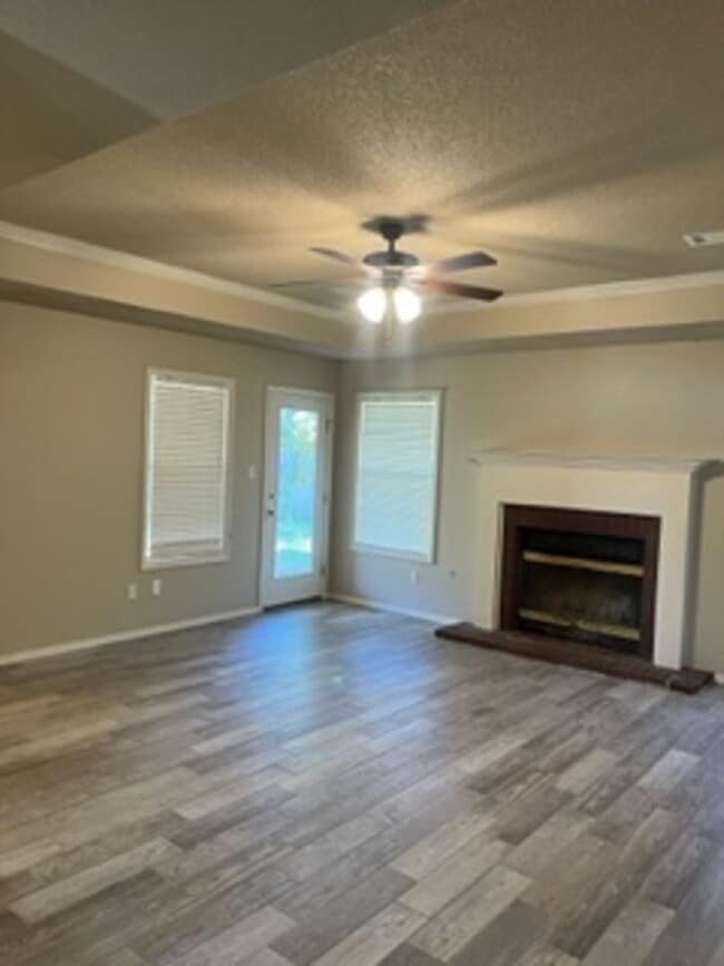 Foto del edificio - 5713 Remington Way
