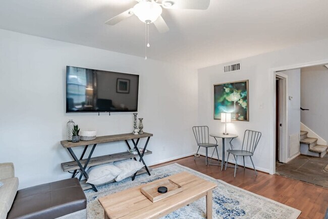 Foto del edificio - 413 Coventry Way