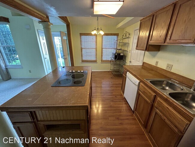 Building Photo - 2 br, 2 bath House - 101 White Ridge Lane