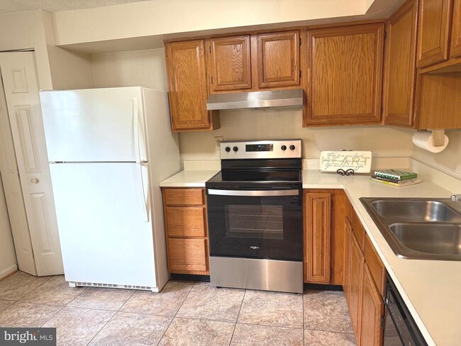 Building Photo - 12866 Bison Ct