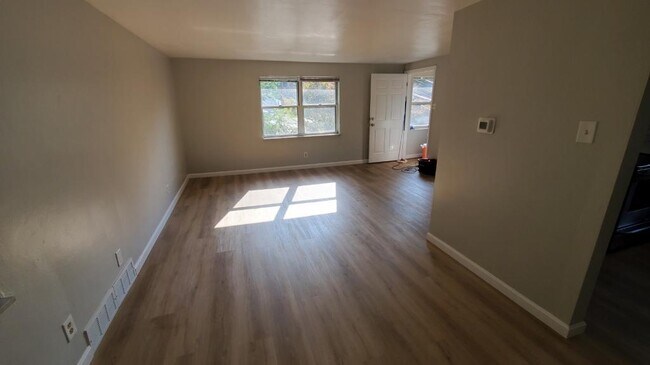 Building Photo - 32 Township Road Unit 2 West View PA 15229