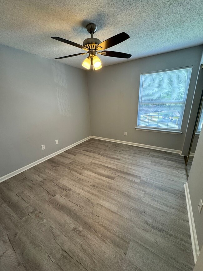 Building Photo - 8546 Hopkins Cir