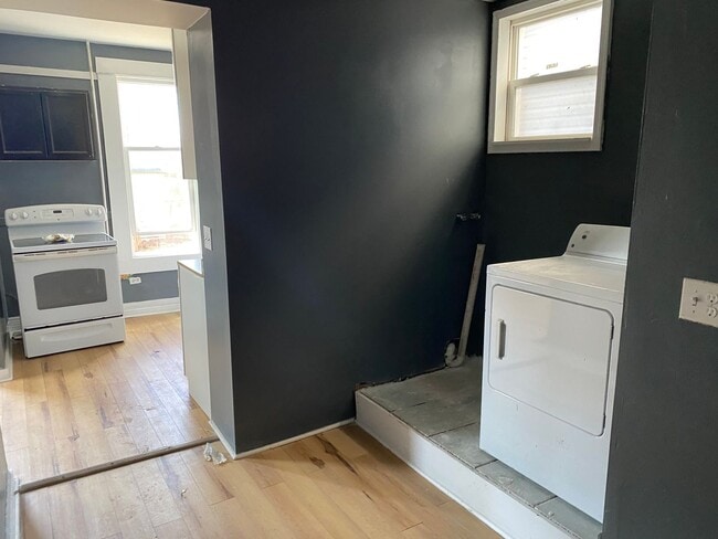 Building Photo - 2531 Deming Ave